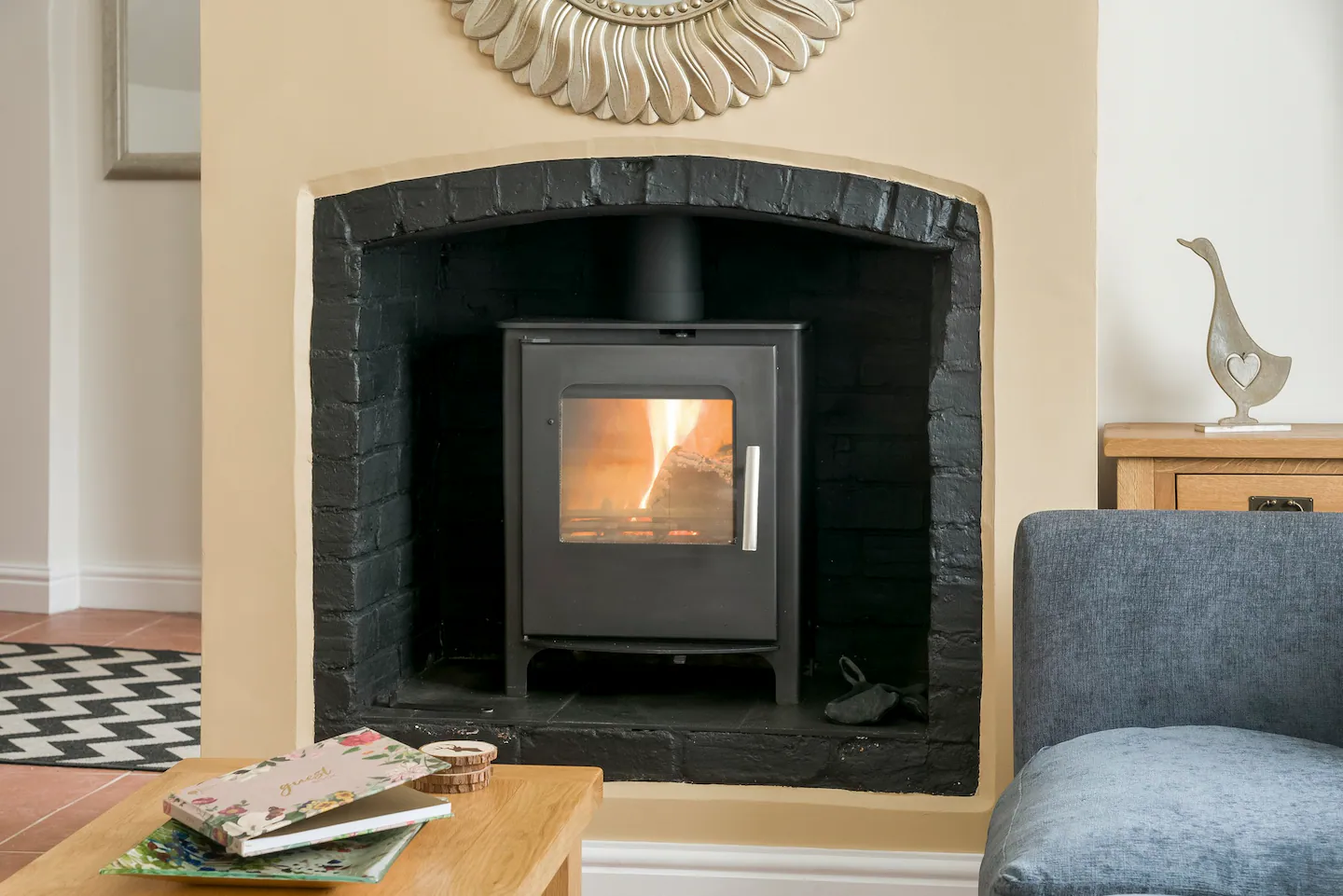 https://stratforduponavonholidaycottage.com/wp-content/uploads/2024/12/050d11d5-d88e-46c2-94da-b8ffb7d8b73c-1.webp
